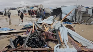 الهلال الأحمر: أكثر من 10 آلاف خيمة غرقت في مواصي خان يونس