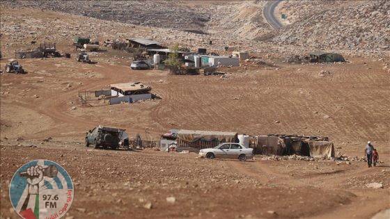 مستوطنون يستولون على أرض في الفارسية ويزرعونها بأشجار الزيتون