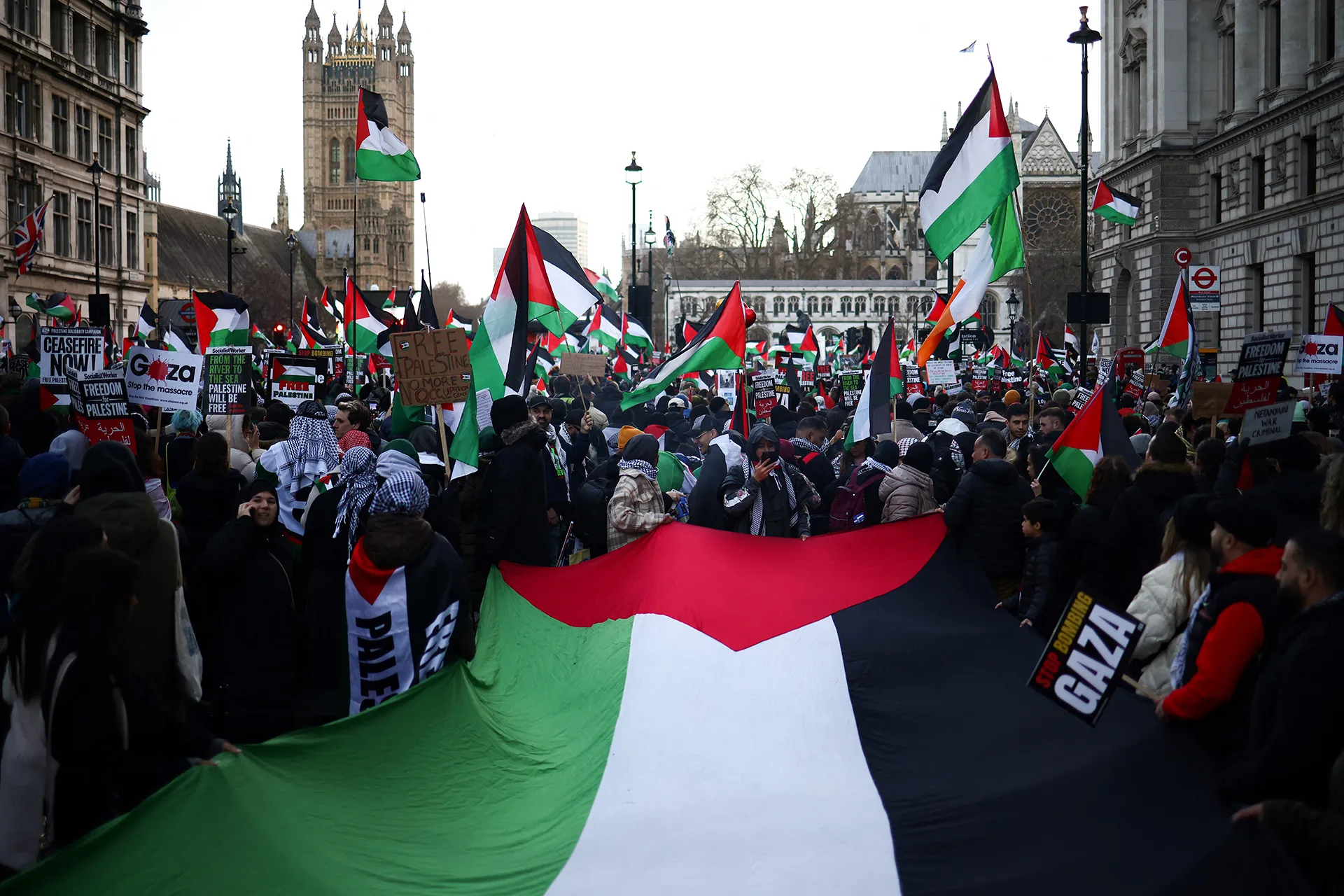 مظاهرة مؤيدة لفلسطين ومنددة بعدوان الاحتلال على غزة في واشنطن