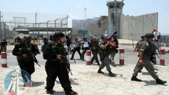 الاحتلال يطلق النار على مواطن قرب حاجز قلنديا العسكري