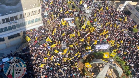 مسيرة جماهيرية حاشدة وسط الخليل رفضا للفلتان الأمني ودعما للأجهزة الأمنية في بسط النظام والقانون