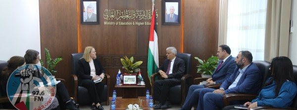 "التربية" تبحث منطلقات التعاون مع فنلندا وجنوب أفريقيا