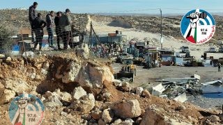 الاحتلال يهدم منزلاً وأكثر من 70 محلاً ومنشأة تجارية جنوب الخليل