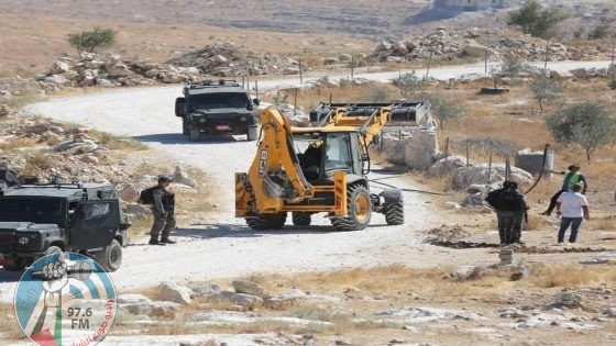 قوات الاحتلال تقطع أشجارا وتدمر شبكة مياه ري في نحالين