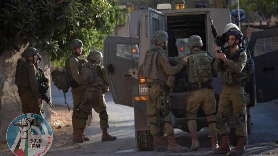 الاحتلال يعتقل 8 مواطنين أحدهم مصاب من برقة شمال غرب نابلس