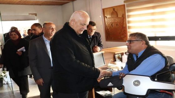 استكمالا للجولات الميدانية في المحافظة.. وزير الداخلية يزور عددا من المديريات والمؤسسات الحكومية في جنين