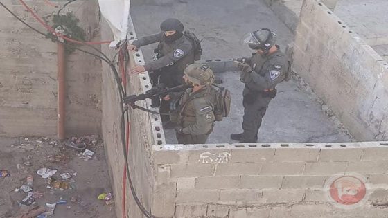 القدس: بلدية الاحتلال توزع قرارات هدم في بلدة العيسوية
