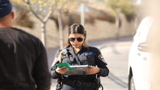 القدس: بلدية الاحتلال توزع قرارات هدم في بلدة العيسوية