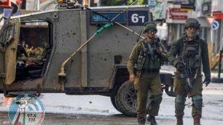 الاحتلال يعتقل 3 مواطنين ويحتجز 50 مواطنا ويخضعهم لتحقيق ميداني في الخليل