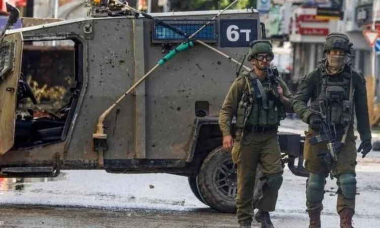 الاحتلال يعتقل 15 مواطنا من الضفة بينهم صحفي