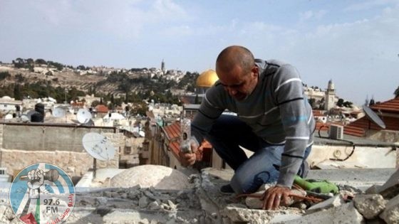 الاحتلال يجبر مواطنا على هدم منزله في جبل المكبر