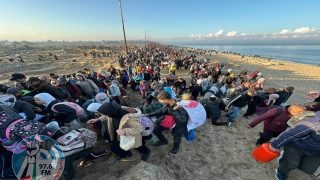 آلاف النازحين يبدأون بالعودة إلى شمال قطاع غزة عبر شارع الرشيد