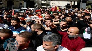 تشييع جثمان الطفل معتز مدني الى مثواه الأخير في مخيم عسكر