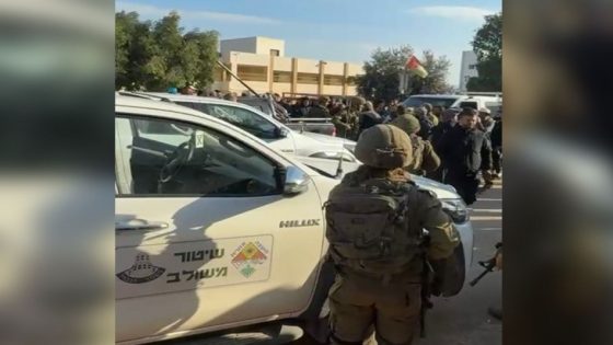 مستوطنون يقتحمون مدرسة بالأغوار الشمالية بحماية جيش الاحتلال (فيديو)