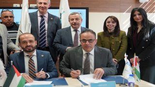الجامعة العربية الأمريكية ومستشفى ابن سينا يوقعان اتفاقية تدريب سريري لطلبة كلية الطب البشري