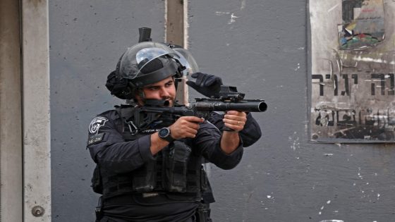 اقتحام مخيم شعفاط في القدس