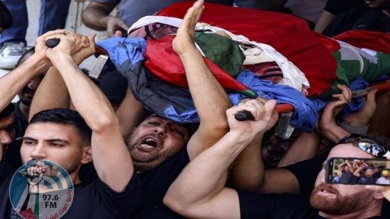 تشييع جثمان الشاب صُب لبن في كفر عقب شمال القدس المحتلة