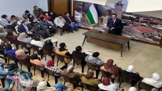 السفير الرويضي يوزع منحة الرئيس للطلبة اللاجئين الفلسطينيين في الجامعات العراقية