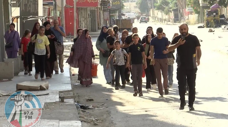 الاحتلال يجبر مواطنين على النزوح من أحياء في مخيم جنين إلى واد برقين