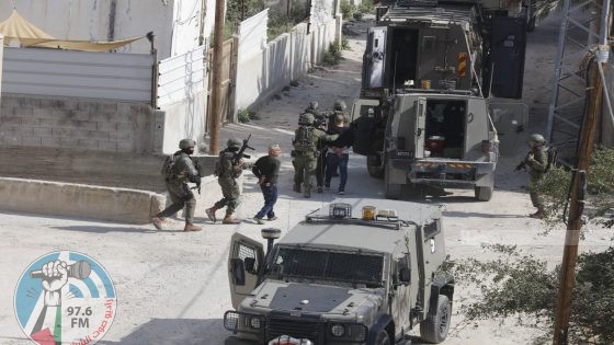 الاحتلال يعتقل 5 مواطنين من الاحتلال يعتقل 5 مواطنين من مدينة نابلس ومخيم العين مدينة نابلس ومخيم العين