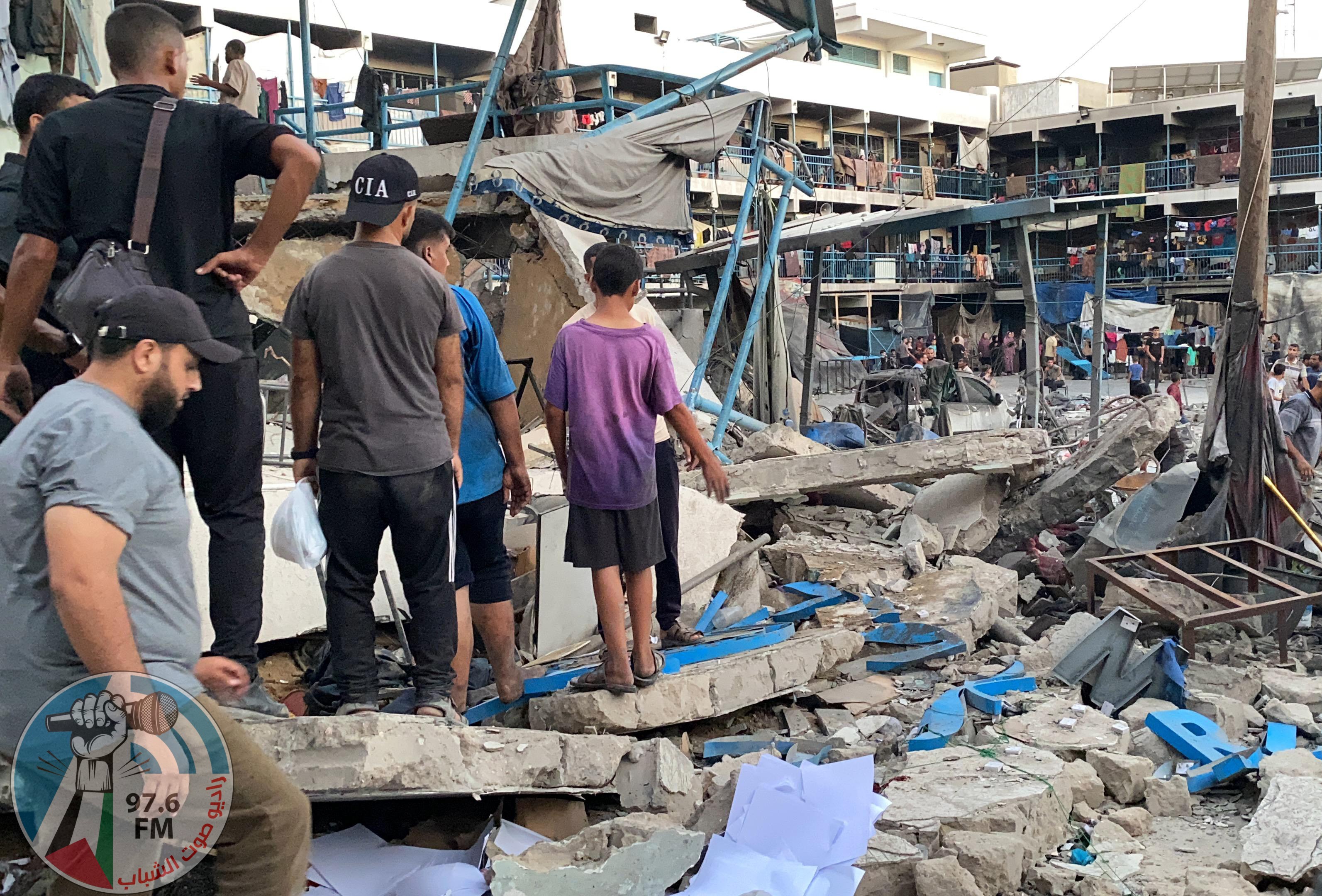 4 شهداء ومصابون في قصف الاحتلال مدرسة تؤوي نازحين بجباليا البلد
