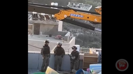 شاهد- الاحتلال يهدم مسجدا في قرية صور باهر بالقدس