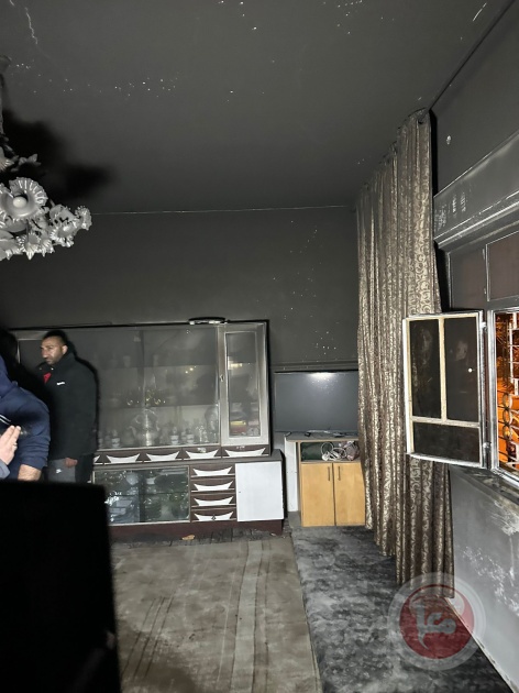 احتراق منزل بالخليل بسبب قنابل غاز أطلقها جيش الاحتلال