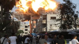 457 يوما للحرب: شهداء بالعشرات وتصاعد القصف بمدينة غزة