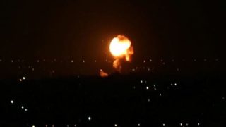 قبيل وقف إطلاق النار.. غارات إسرائيلية مكثفة على شمال غزة