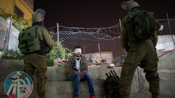 الاحتلال يعتقل ثلاثة أشقاء من مخيم قلنديا شمال القدس