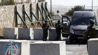 الاحتلال ينصب بوابة حديدية عند مدخل قرية كفر مالك