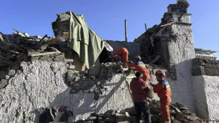 الصين: 53 قتيلًا وعشرات المصابين جراء زلزال ضرب منطقة التبت