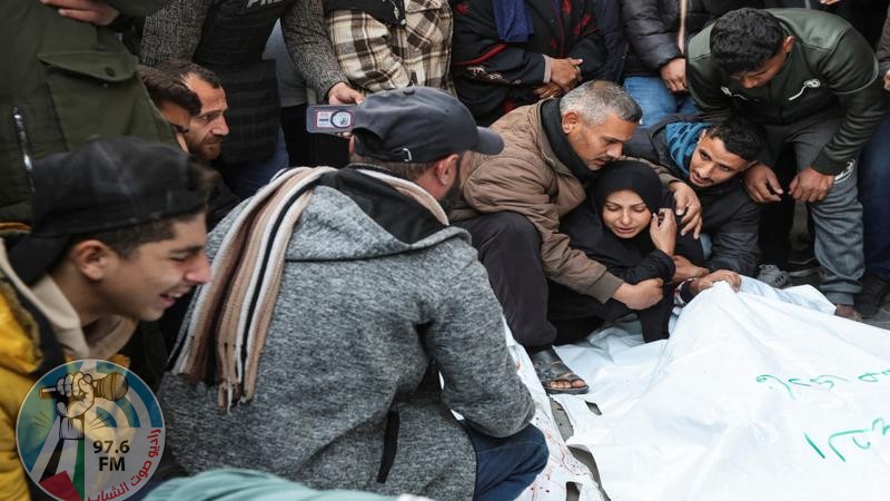 13 شهيدا بينهم أطفال ونساء في قصف للاحتلال شمال وجنوب قطاع غزة