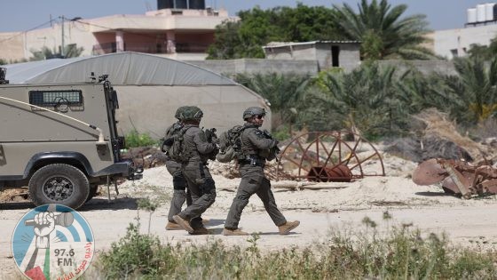 الاحتلال يعتقل شابا ويداهم عددا من المنازل في أريحا