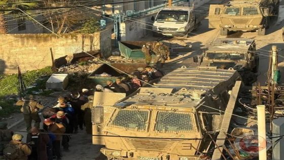 عدوان واسع في مخيم العروب وهدم منزل