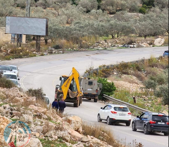الاحتلال يستولي على جرافة غرب سلفيت