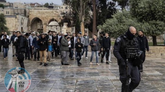 عشرات المستعمرين يقتحمون المسجد الأقصى