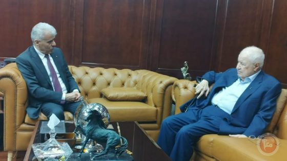 الوزير برهم يبحث مع رجل الأعمال أبو غزالة إغاثة التعليم في قطاع غزة