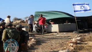 مستعمرون يوسعون بؤرة استعمارية قرب الجفتلك شمال أريحا