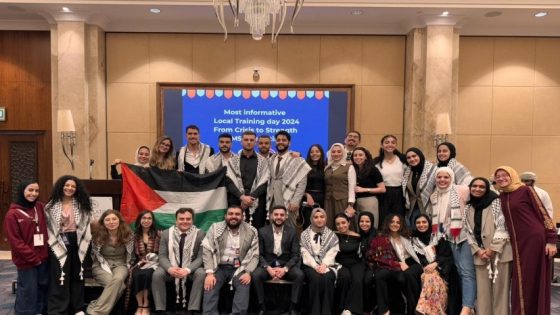 اتحاد طلبة الطب في الجامعة الأمريكية يفوز بجائزة أفضل نشاط تعليمي في مؤتمر EMR21 الإقليمي