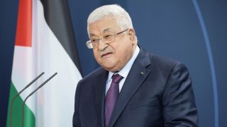 الرئيس يقدم للقمة العربية الطارئة الرؤية الفلسطينية لمواجهة التحديات في المرحلة المقبلة