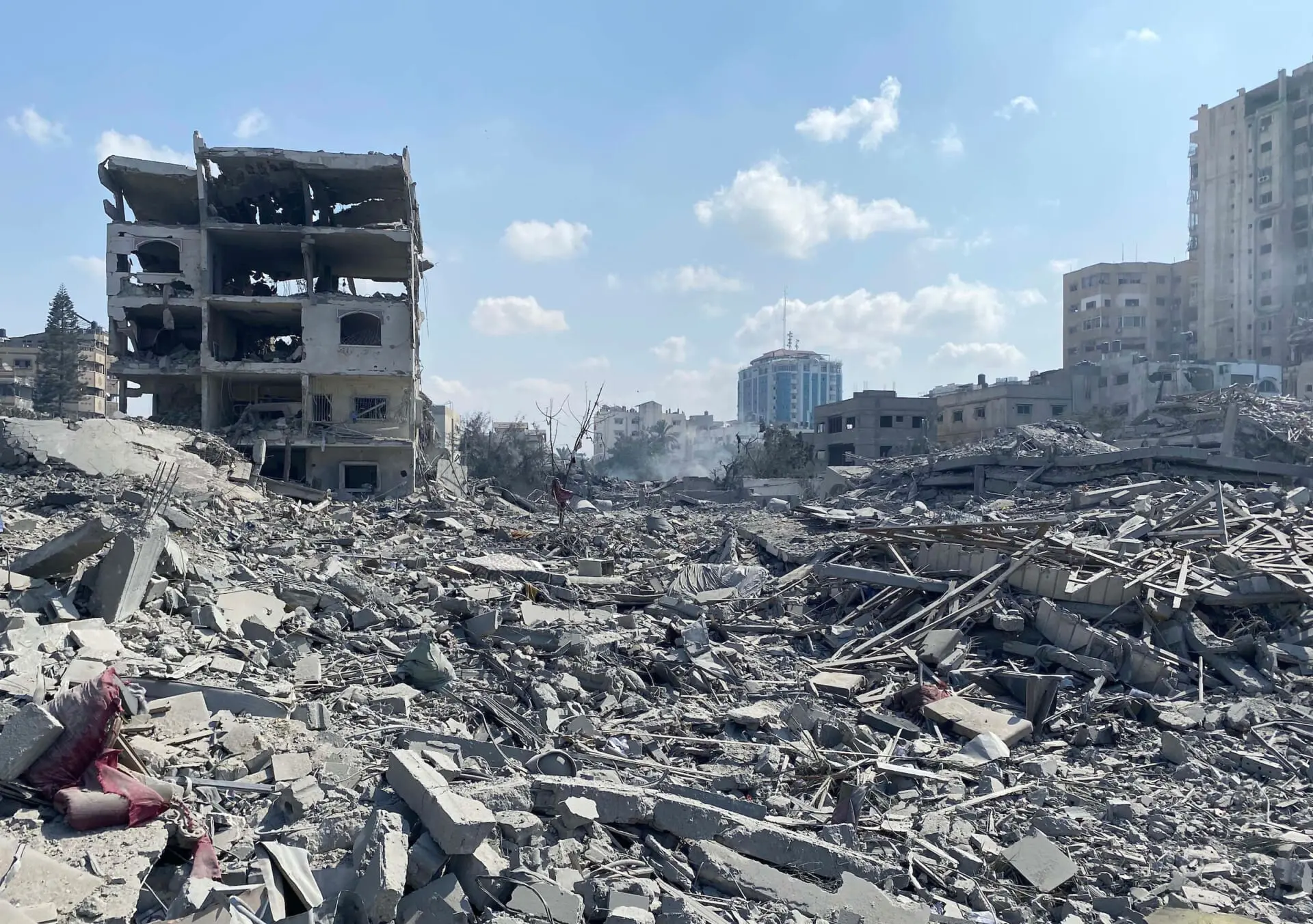 مقرر أممي: يمكن إعادة إعمار غزة دون تهجير الفلسطينيين من أرضهم