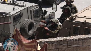 الاحتلال يعتقل 3 شبان بينهم جريحان من كفر عقب بالقدس