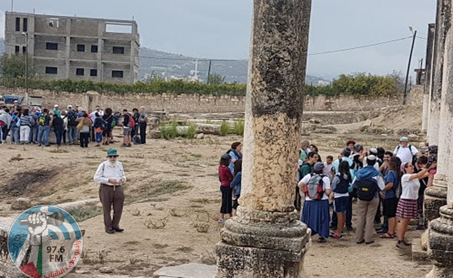 مستعمرون يقتحمون الموقع الأثري في سبسطية