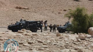 مستعمرون يهاجمون تجمع العوجا ويرعون أغنامهم بين مساكن وممتلكات المواطنين