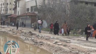 قوات الاحتلال تجبر عائلات من بلدة طمون على النزوح