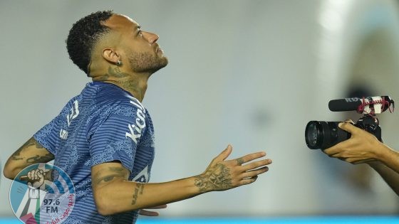 نيمار يهاجم مدرب الهلال السعودي بعد عودته لسانتوس