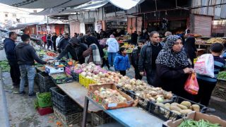بعد قرار الاحتلال…غزة تستعد لنقص المساعدات الإنسانية ومصر تضغط لاعادتها