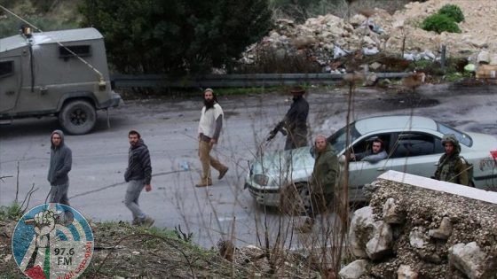 مستعمرون يهاجمون مصلين داخل مسجد بخربة طانا