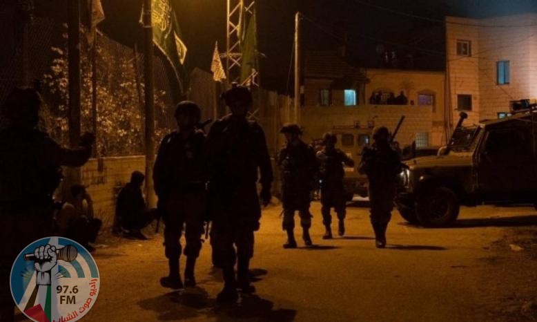 الاحتلال يعتقل شابين من مدينة جنين بعد التنكيل بهما